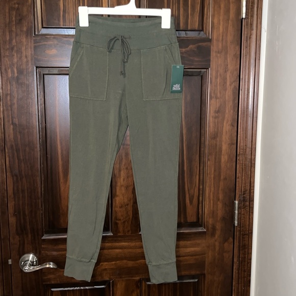 wild fable Pants - NWT- Wild Fable Olive Green light weight joggers sz small